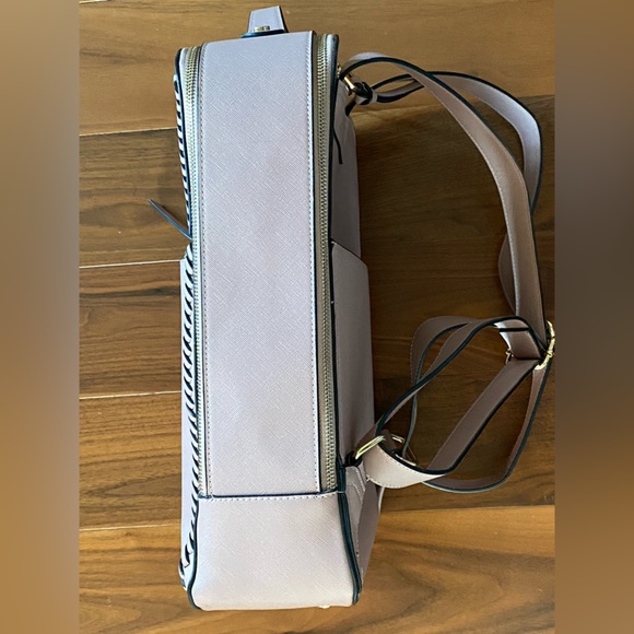 Backpack - Picture 7 of 8